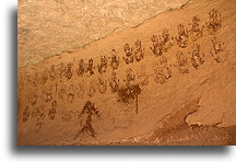 Rock Art - Palms::Canyonlands, Utah, USA::